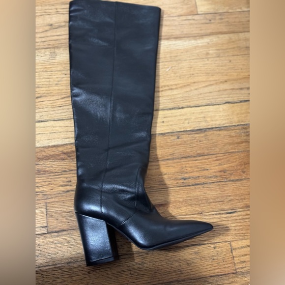 Excellent condition Stuart Weitzman Boots Size 7 - Picture 6 of 6